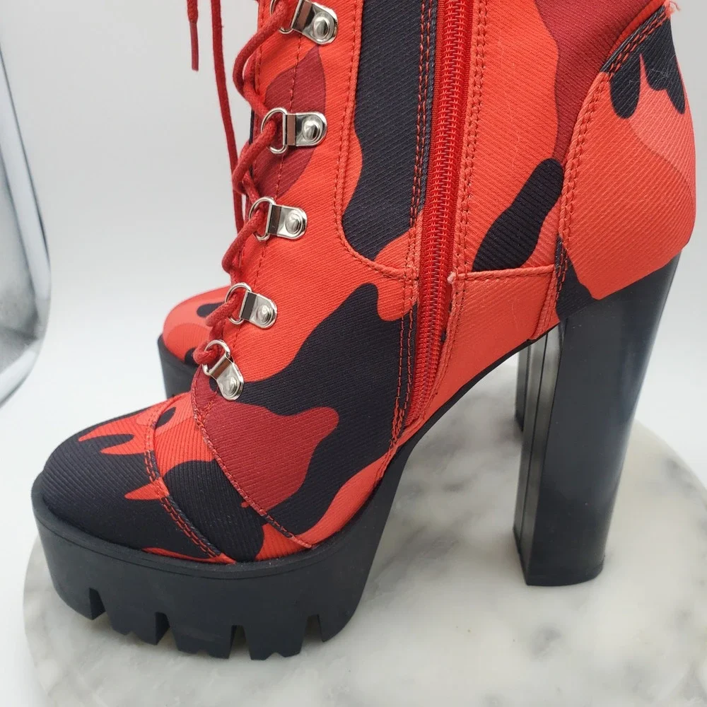 AZALEA WANG Put It Down On Me Chunky Platform Boots Red Camo Lace Up Zipper 8.5